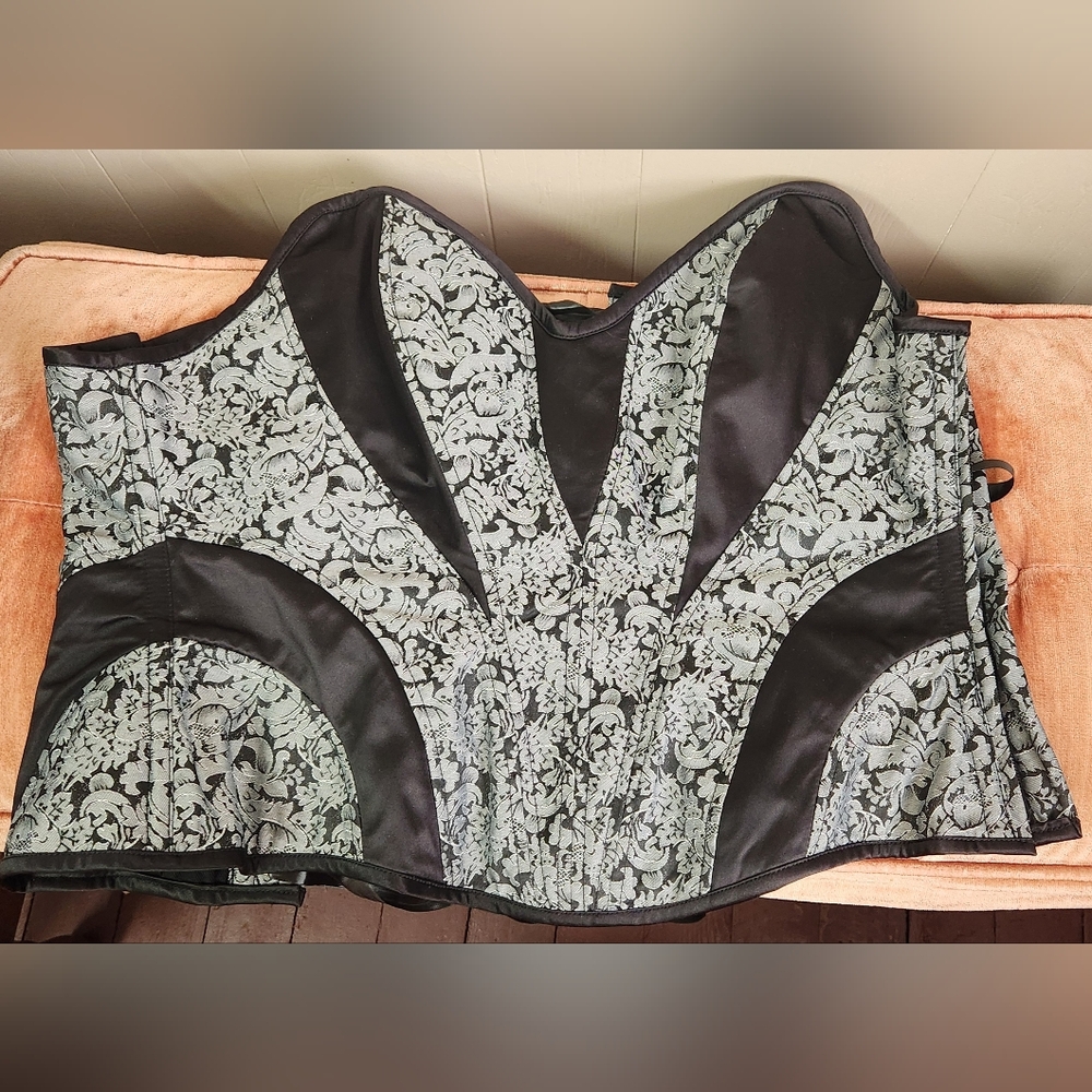 Floral Jacquard Overbust Corset in Sage and Black